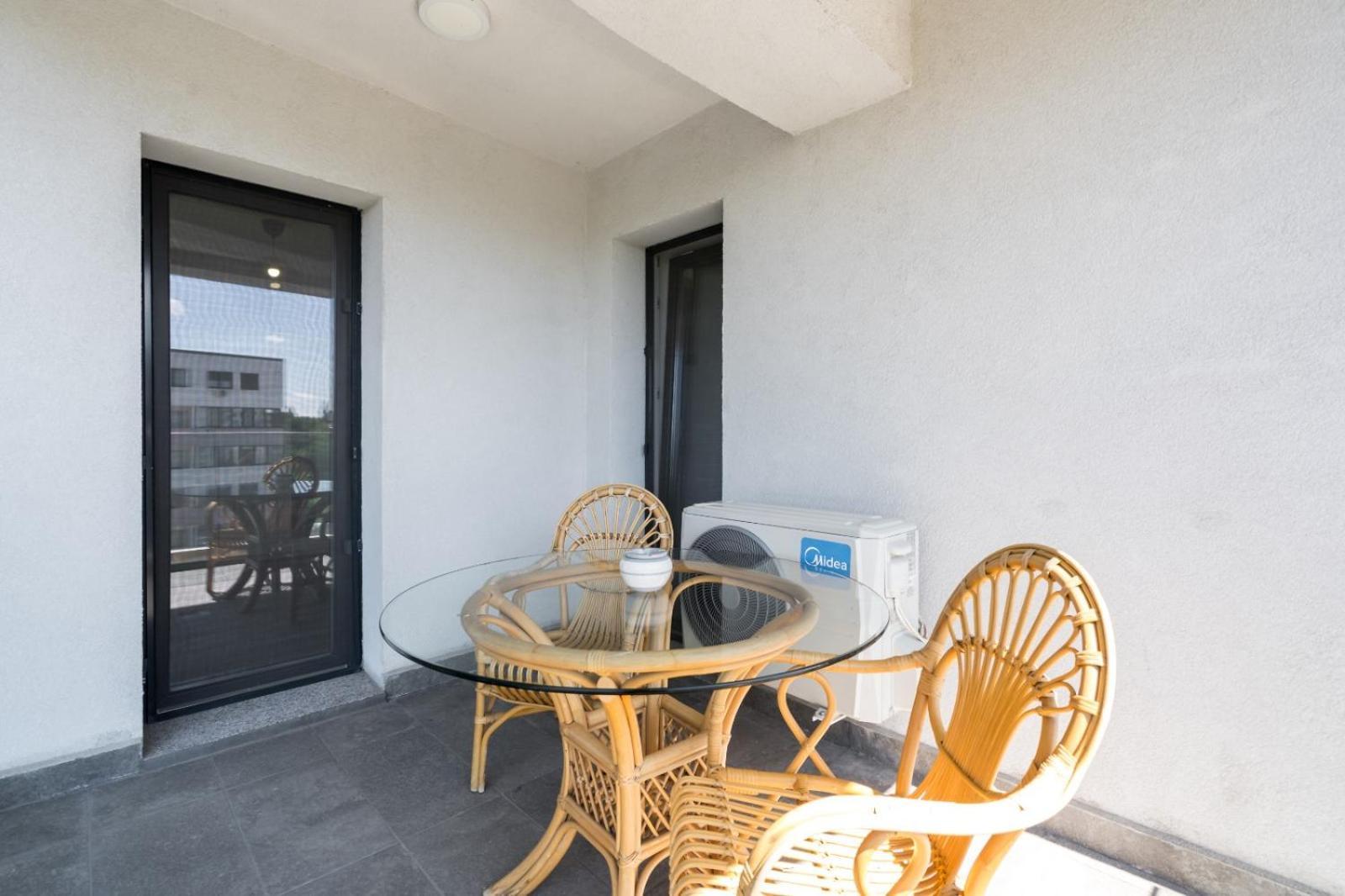 A Home Away - Politehnica Park บูคาเรสต์ ภายนอก รูปภาพ