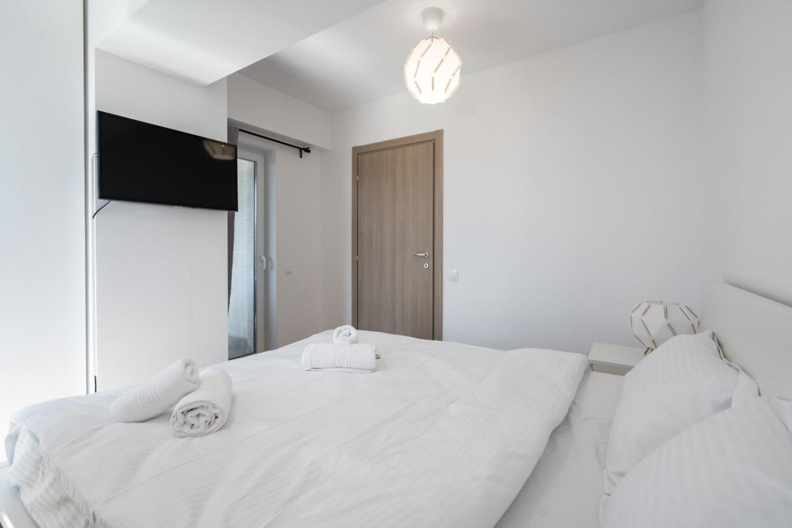 A Home Away - Politehnica Park บูคาเรสต์ ภายนอก รูปภาพ